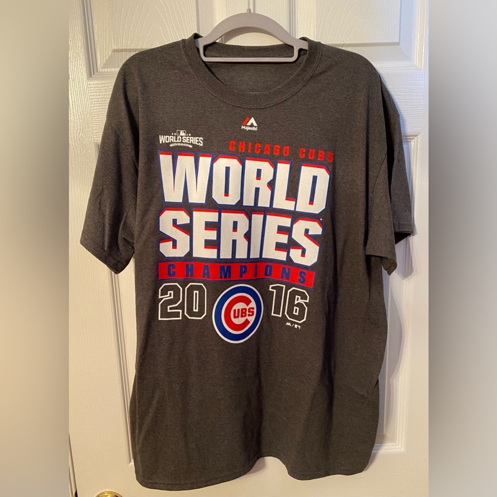 Majestic men’s /women’s large Chicago cubs 2016 World Series champions T-shirts